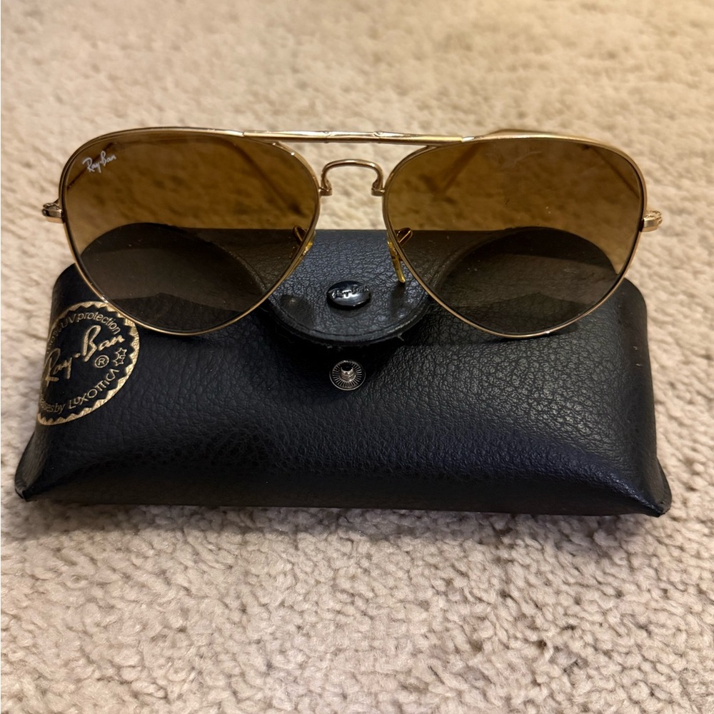 Gold Aviator Sunglasses with Brown Case